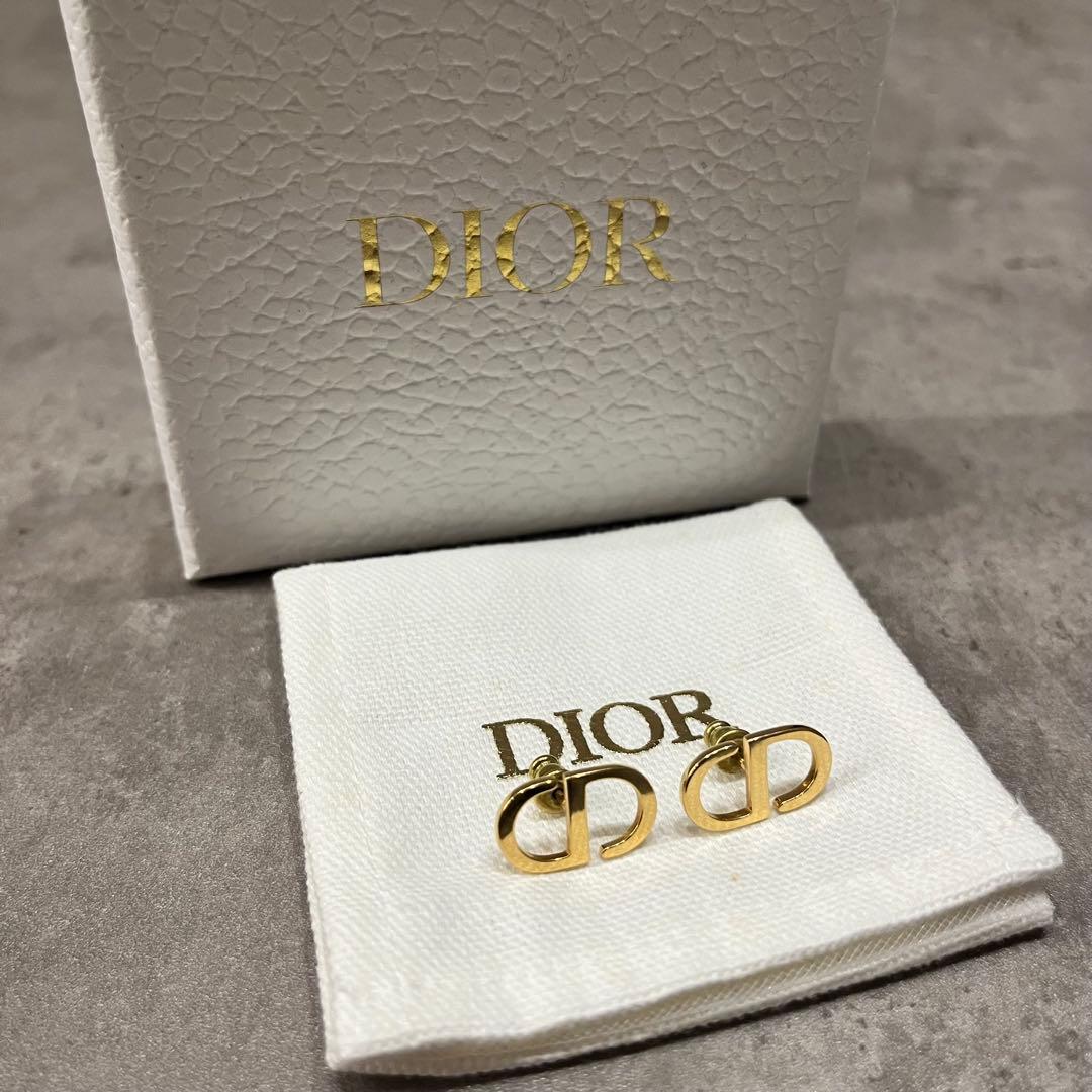 ⭐︎値下げ⭐︎ディオール　スタッドピアス