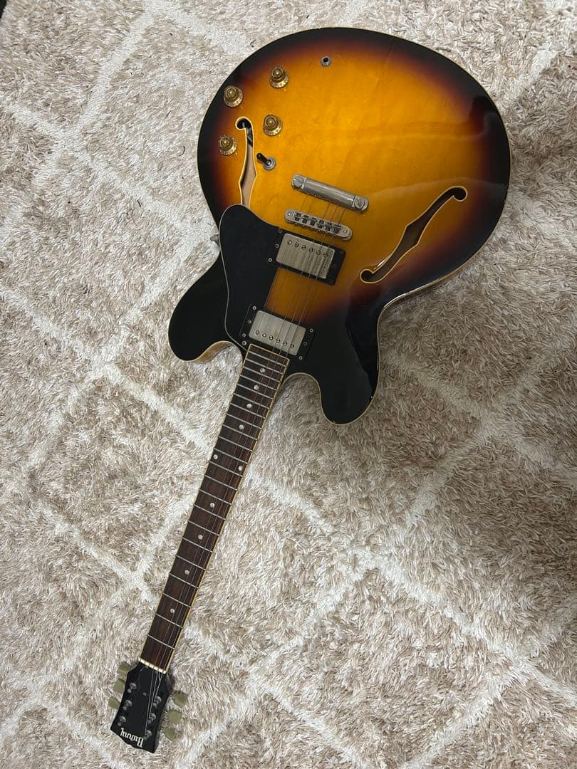 Quattro Store　burny(FERNANDES)セミアコ