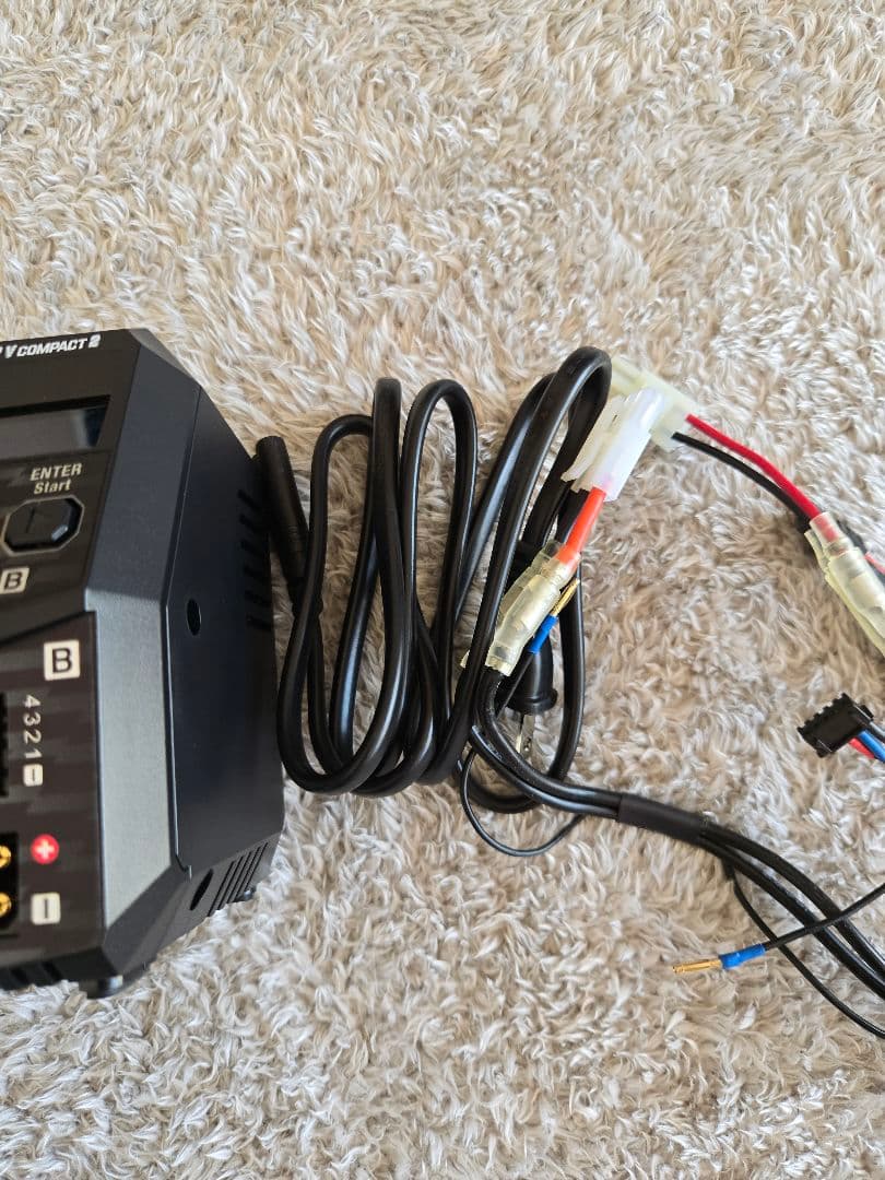 Hitec X2 Vertical Compact 2 充電器