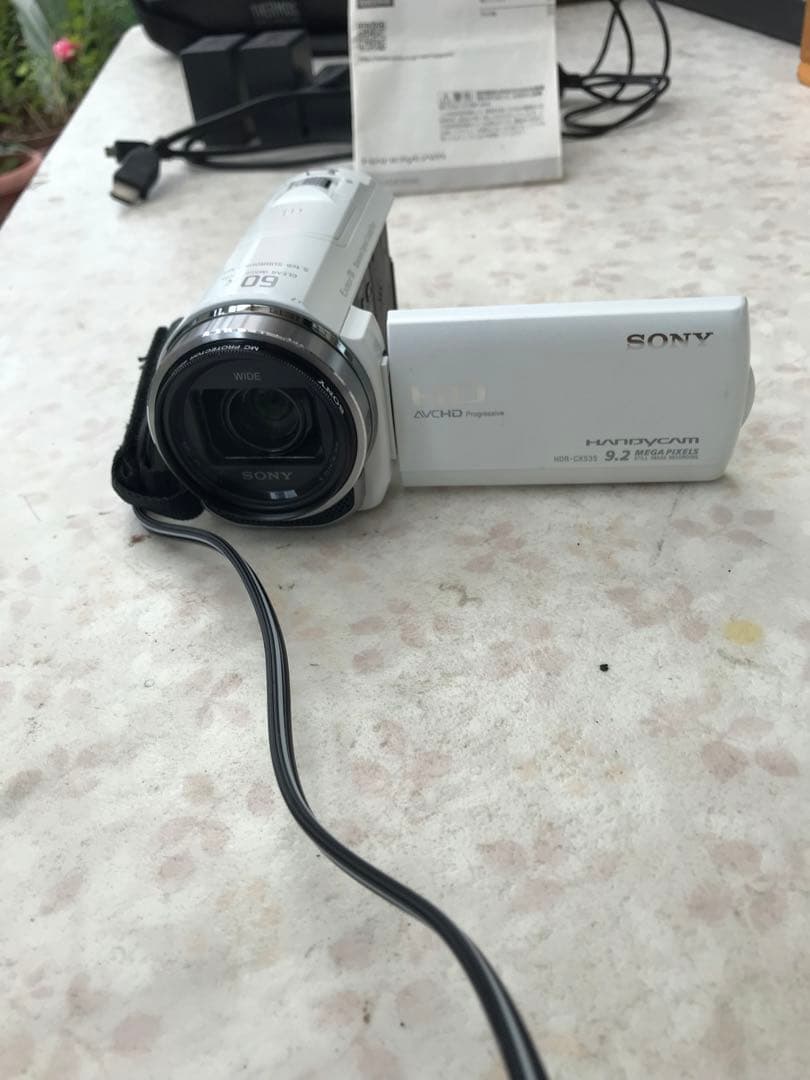 ソニーハンディカムHDR-CX535ホワイト付属品勢揃い
