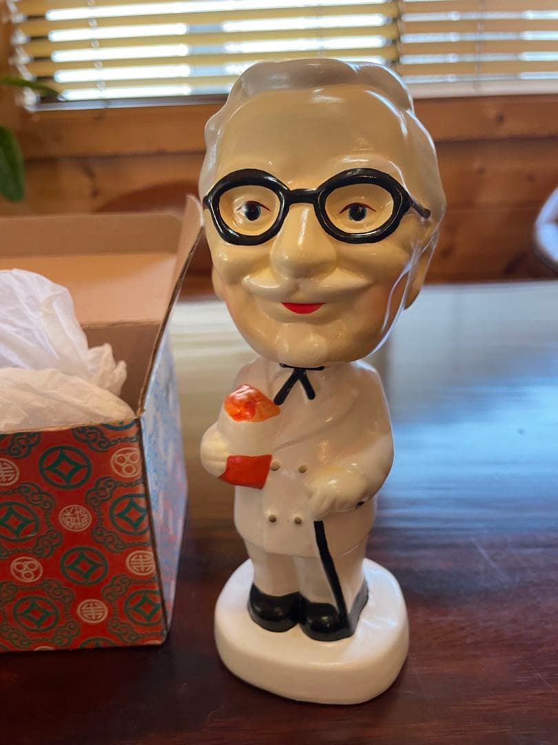 ケンタッキー　カーネルサンダースおじさん人形