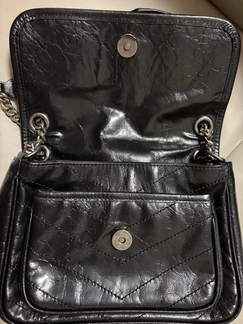 YSL ニキ ミディアム レザー ショルダーバッグ