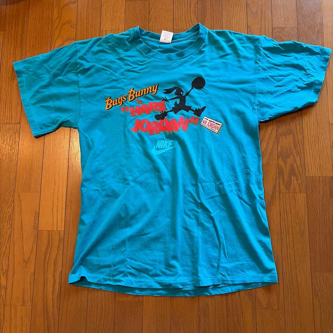 Bugs Bunny in 'HARE JORDAN' Tシャツ