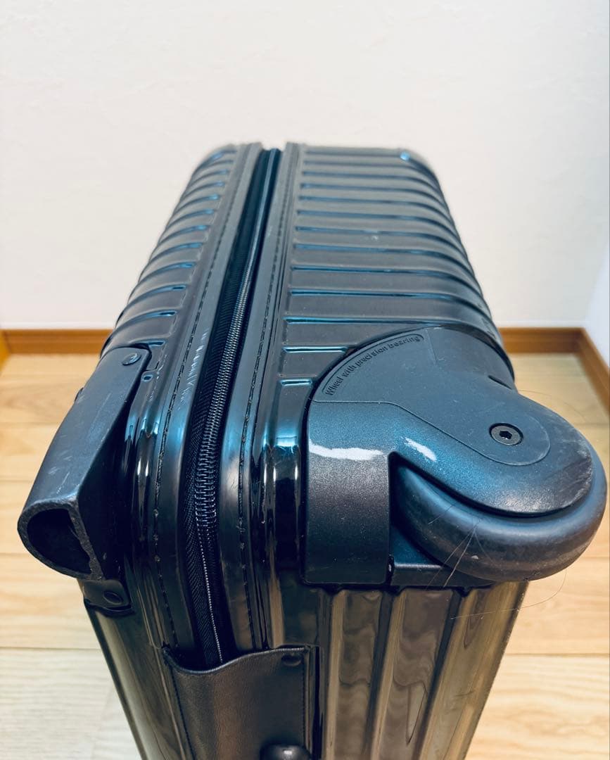 【週末値下】リモワ サルサデラックス2輪 23L 機内ビジネストローリー黒