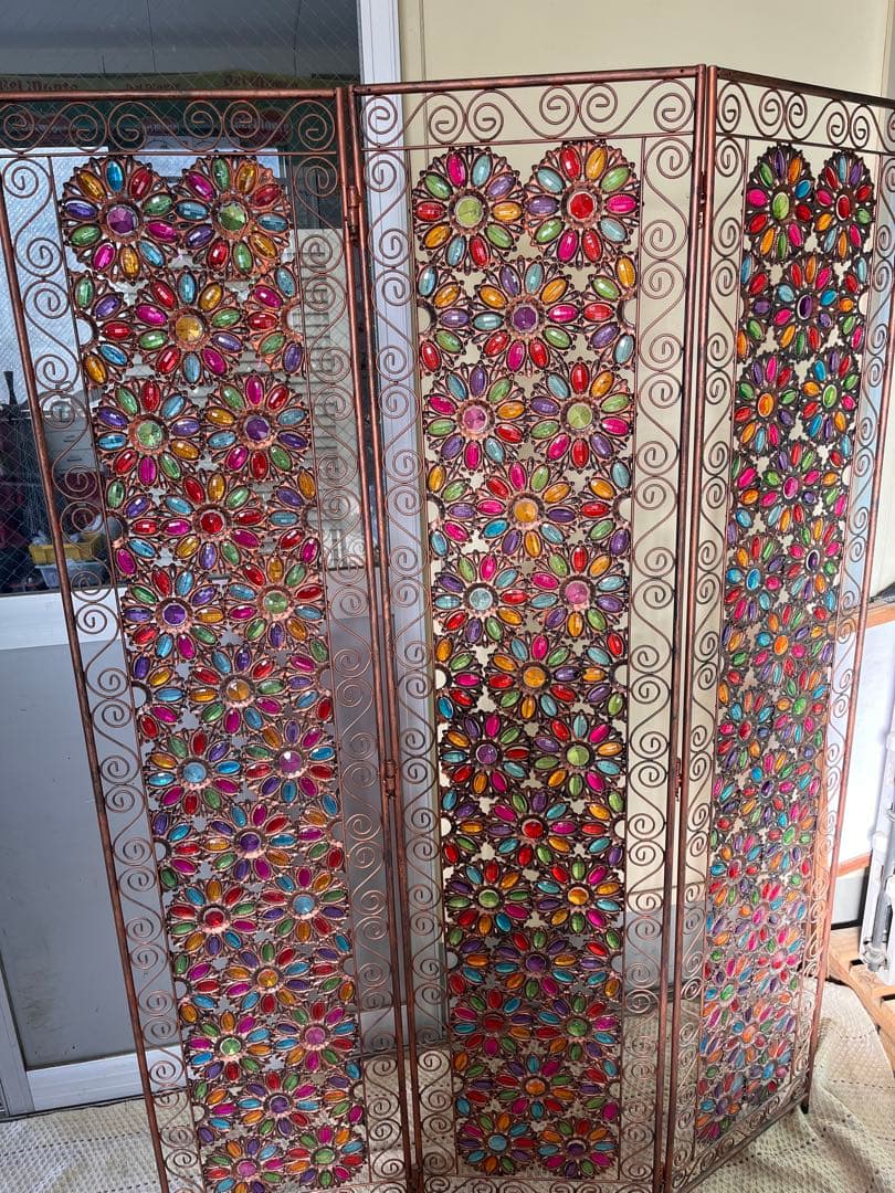 送料込み！3連　フラワーパーテーション　アクリル　ビーズ　カラフル　仕切り