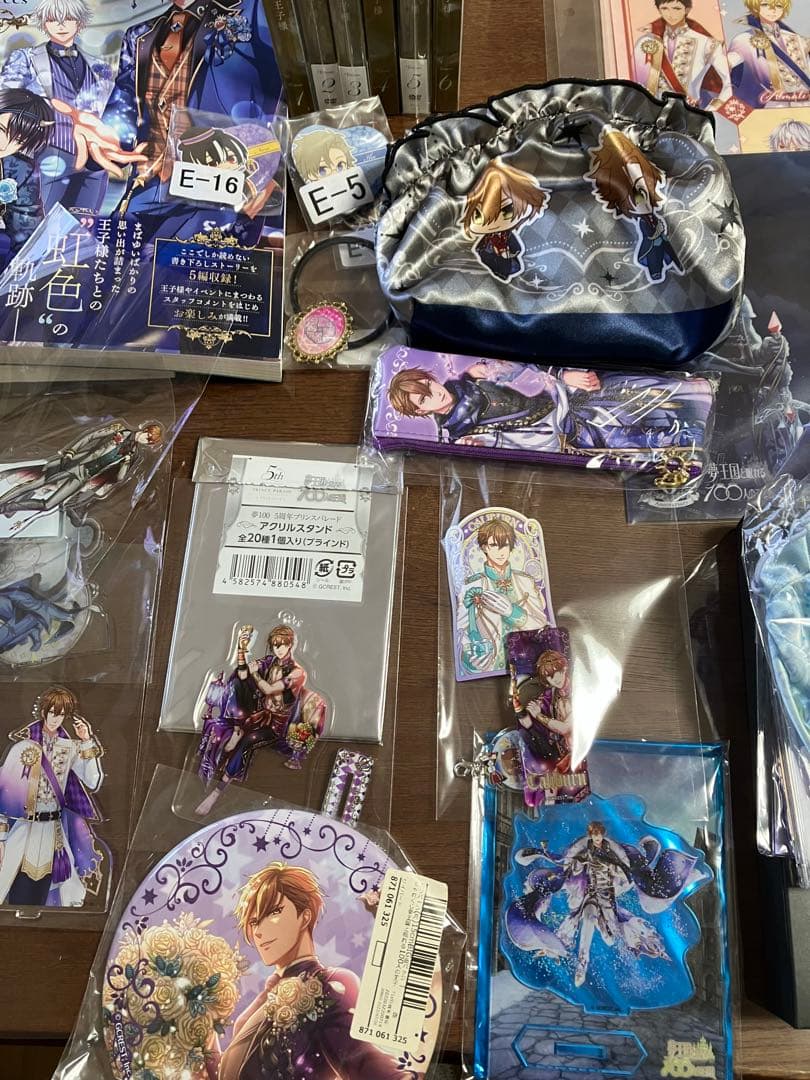 夢100 カリバーン他　50点以上　キャラハンガー/アクスタ/缶バッジなど