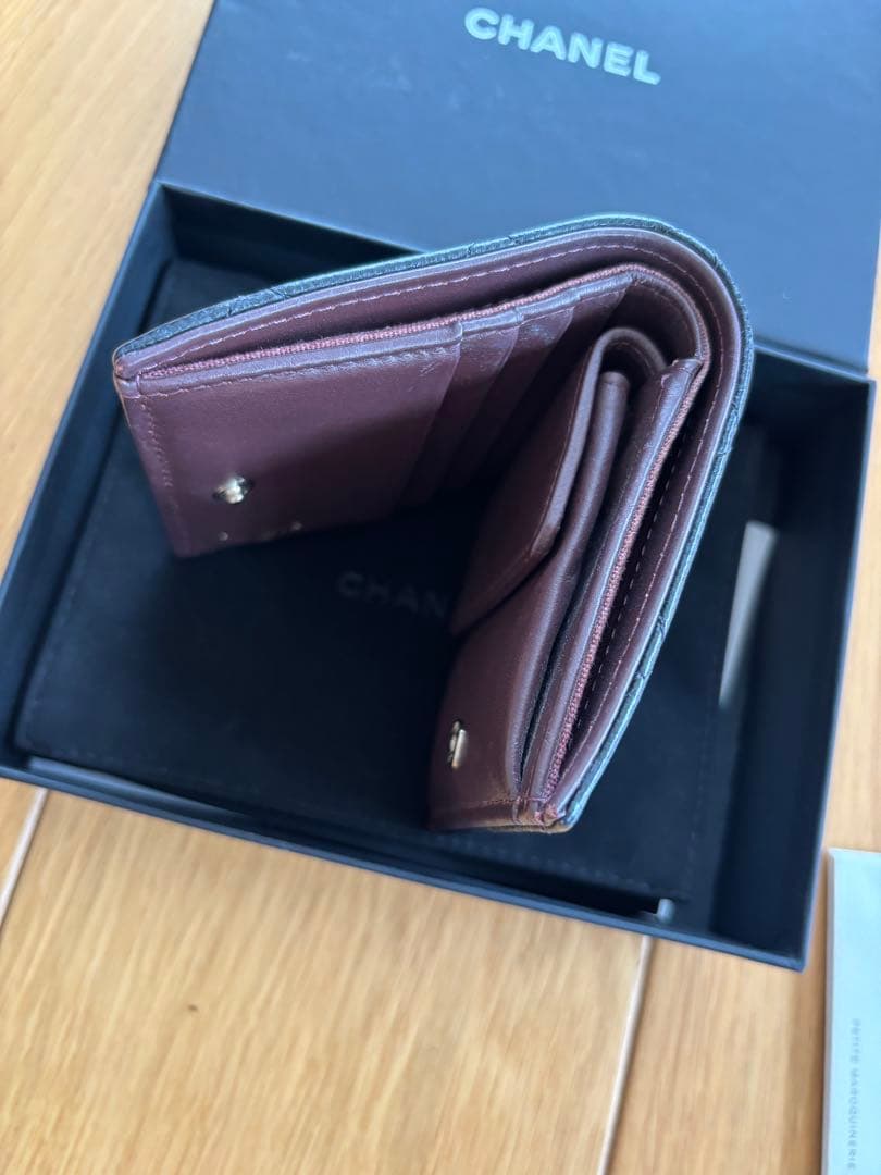 ☆CHANEL 二つ折り財布 ブラック☆