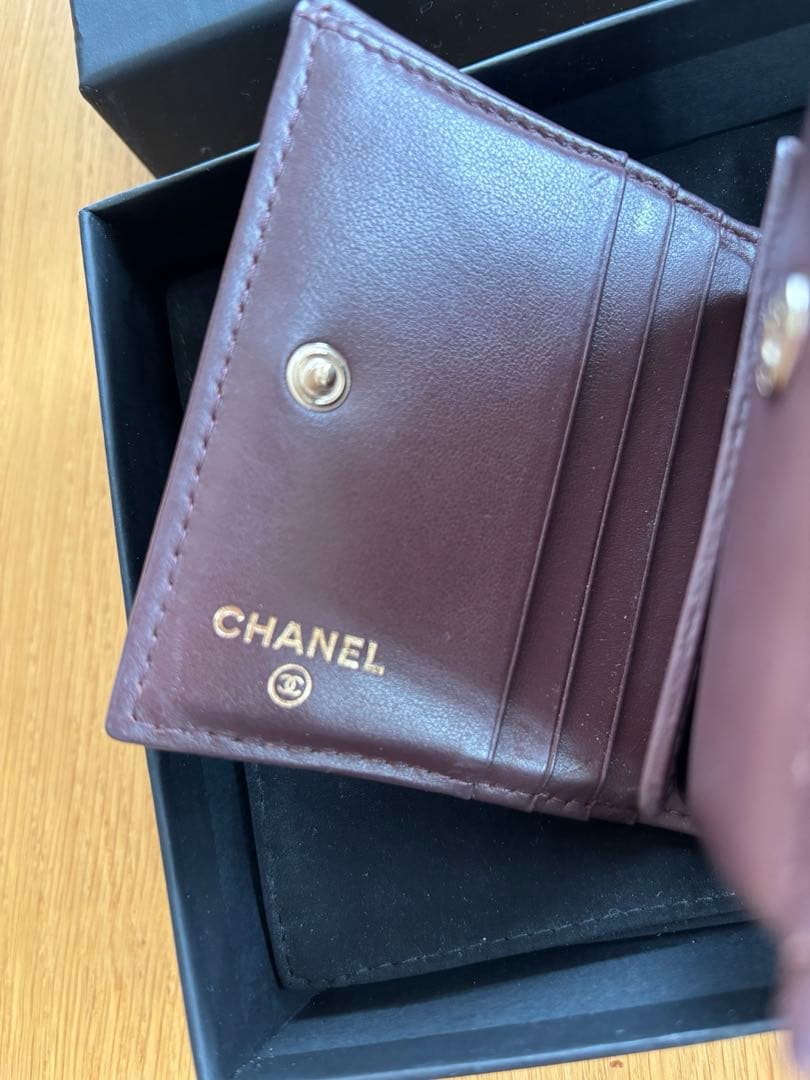 ☆CHANEL 二つ折り財布 ブラック☆
