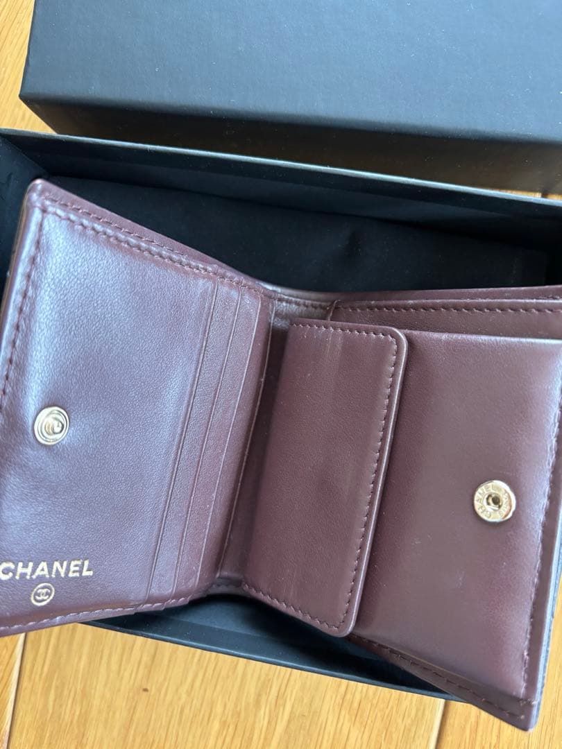 ☆CHANEL 二つ折り財布 ブラック☆