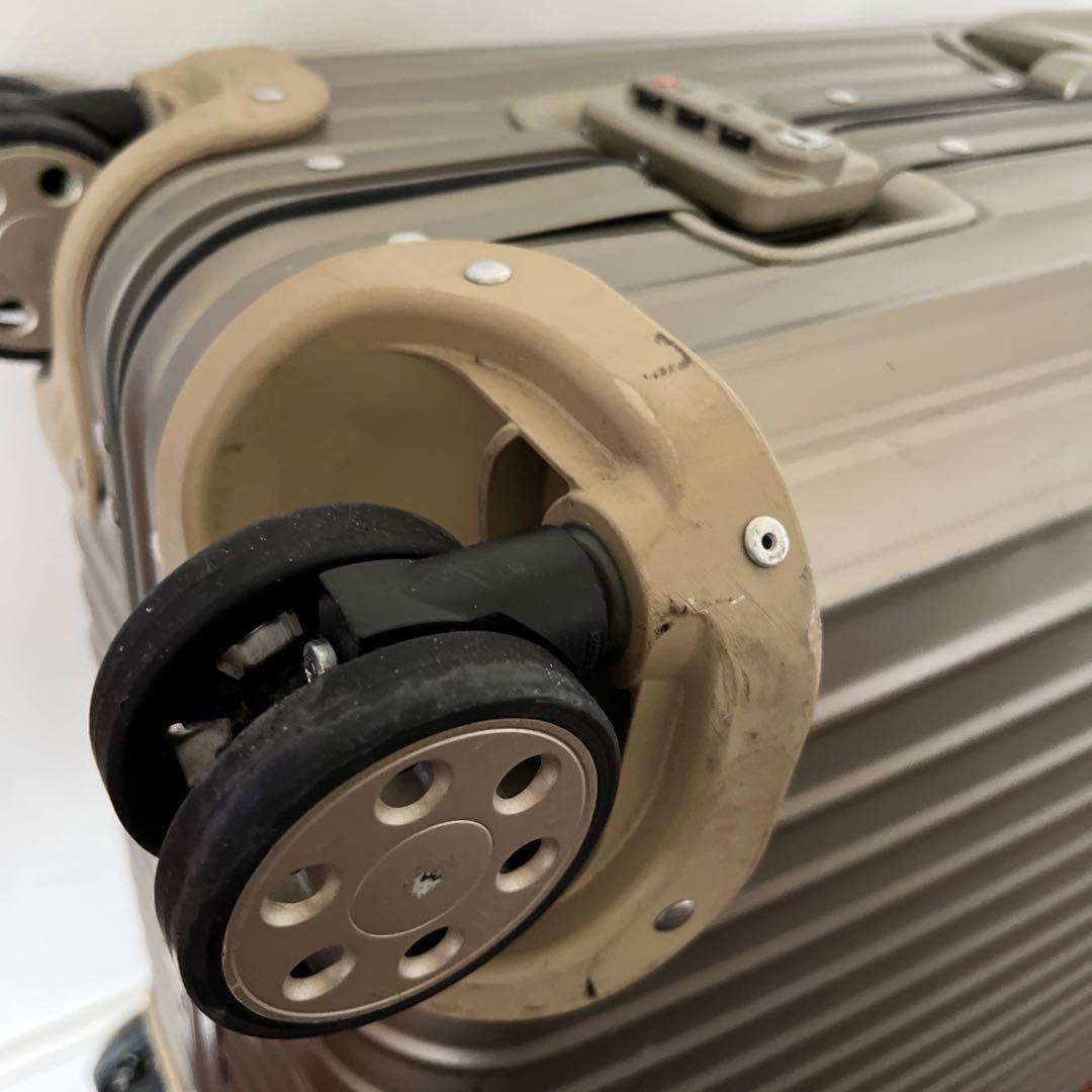 リモワ　トパーズ　チタニウム（約80ℓ）