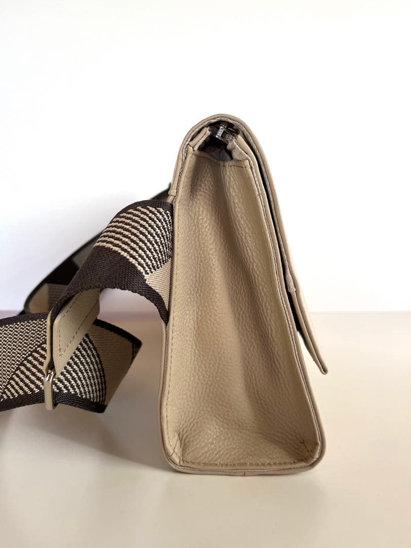 ear PAPILLONNERイアパピヨネ 柄ワイドテープショルダーバッグ 本革