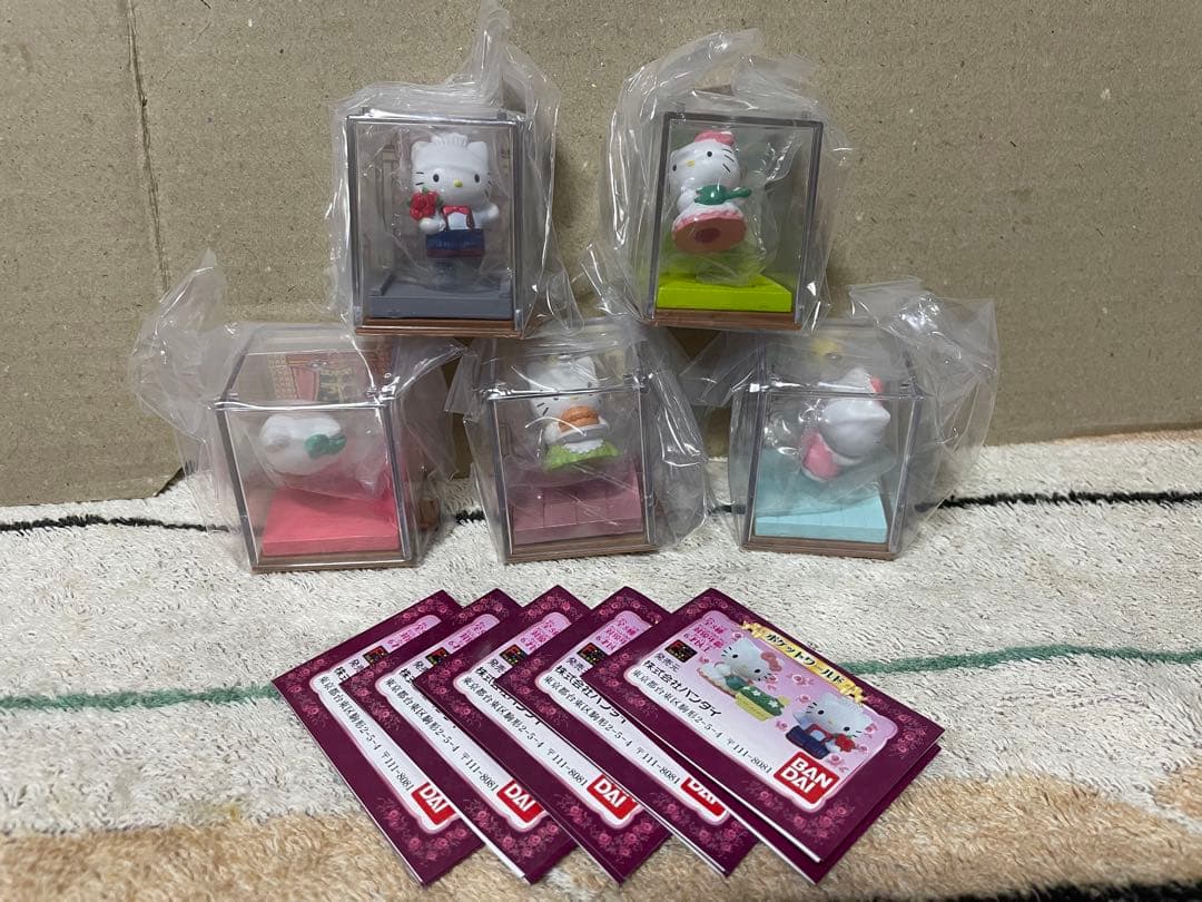 サンリオ ハローキティ リトルベリーコレクション ポケットワールド