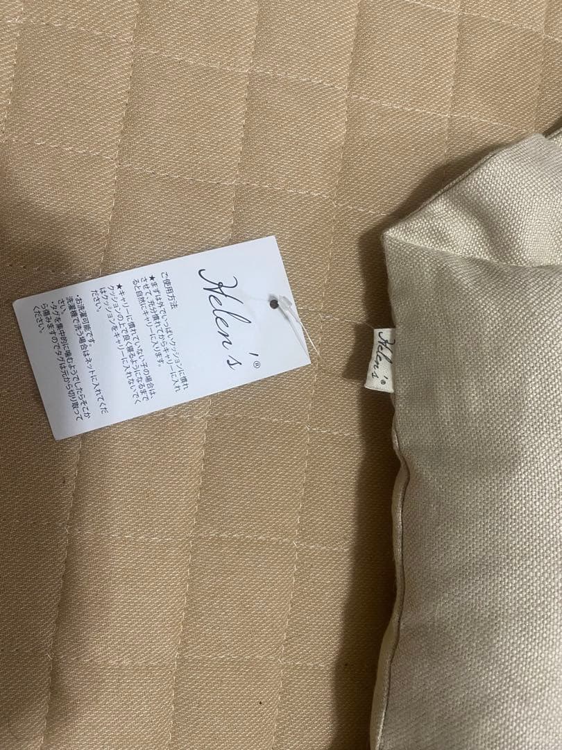 Helen's ベージュ Mサイズ ベッド・クッション
