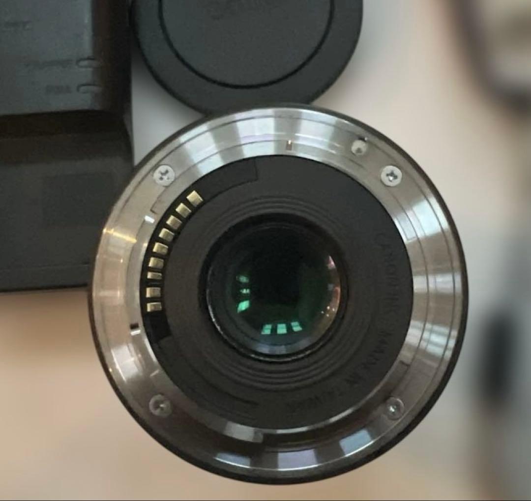 Canon EOS M ミラーレス一眼カメラ　kit