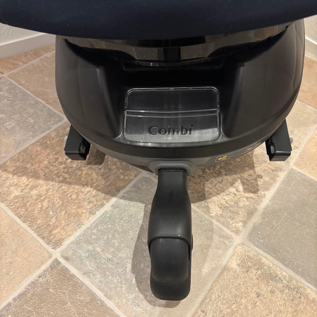 【美品】コンビ　クルムーヴ アドバンス ISOFIX エッグショックJP-590