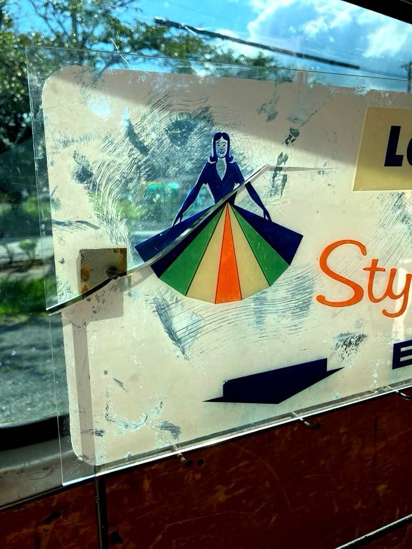 レア　VINTAGE LOWES BROTHERS DANCING GIRL