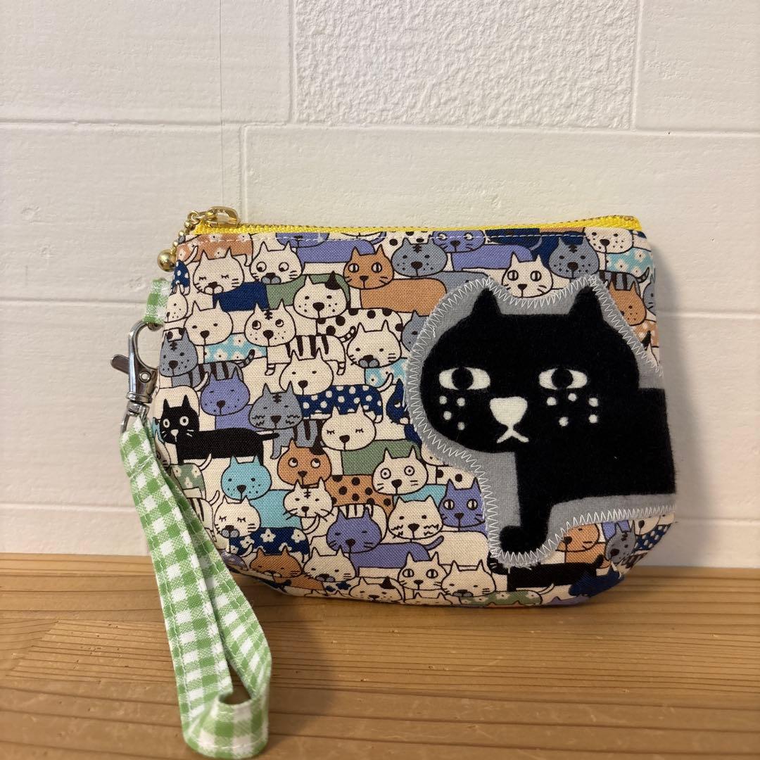 感謝価格　SALE 猫柄　持ち手付き20cmファスナーポーチ　人気　ハンドメイド