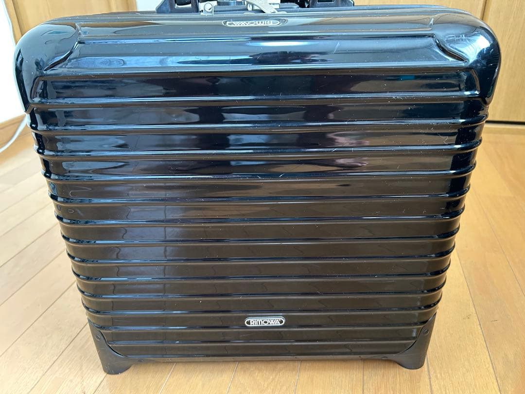 リモワ　サルサデラックス　ブラック　23L 機内持込可