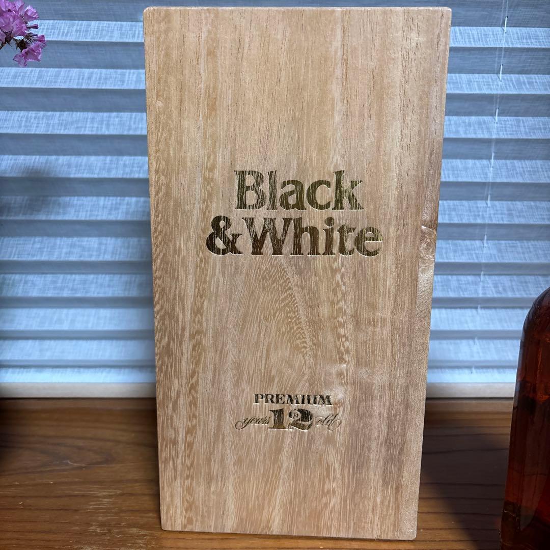 Black & White 12年 スコッチウイスキー 木箱入り
