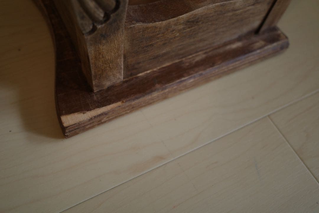 ヴィンテージ家具　ヨーロッパ　サイドテーブル 花台 コンソールテーブル