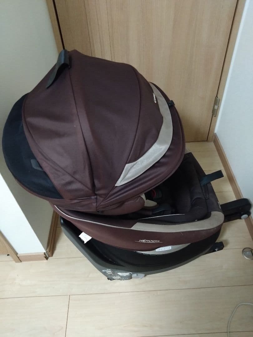 早い者勝ち！Combi ISO-FIX 車用チャイルドシート ブラウン