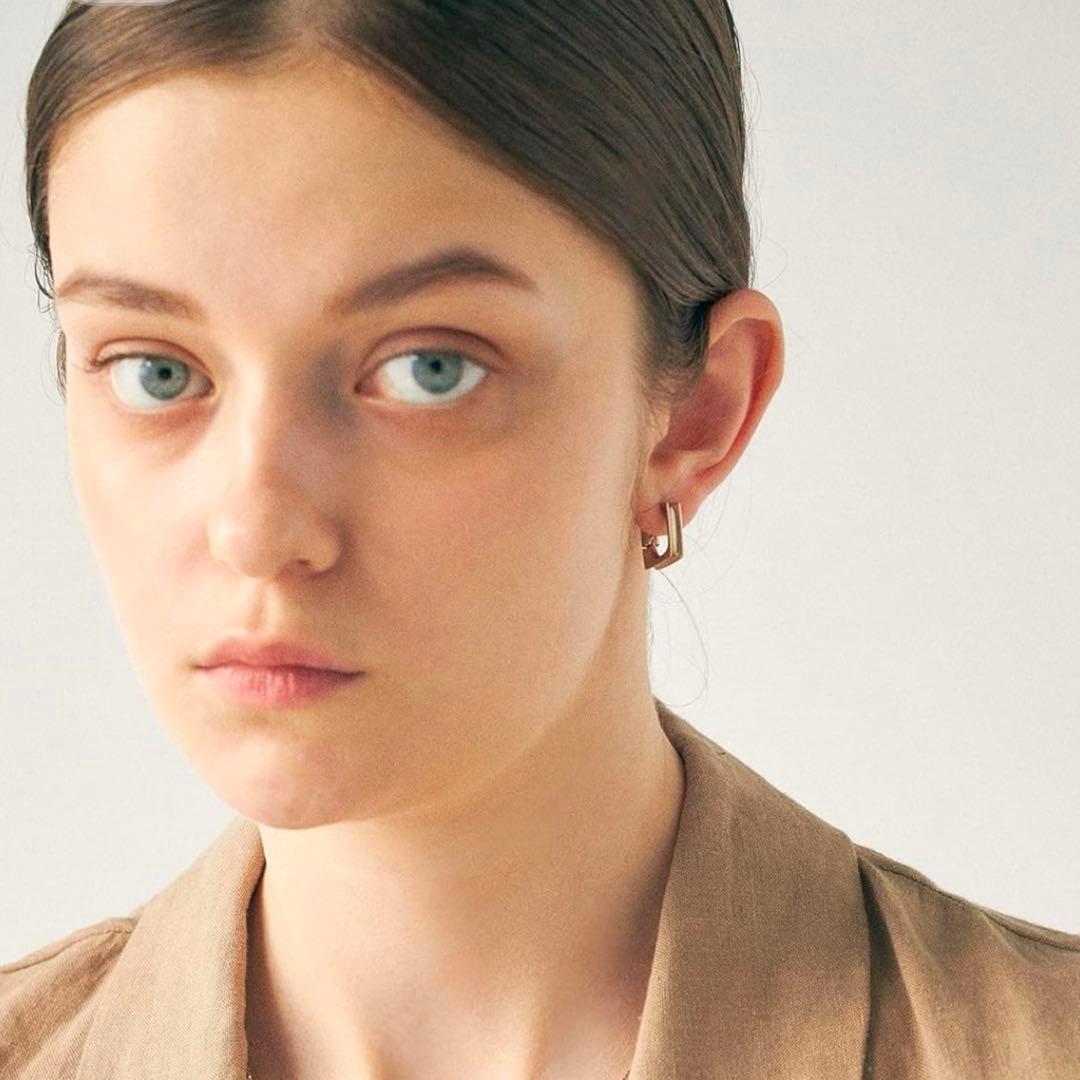 極美品　エテ ete K18 SV925 ロウ スクエア ハグピアス