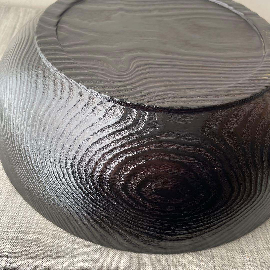 こね鉢　木製　無垢材　くり抜き　刷毛目　漆塗　松材？　大型ボウル　黒に赤丸