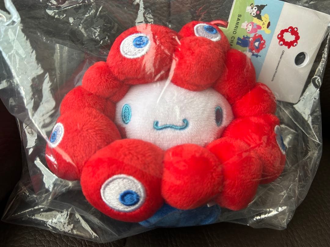 大阪万博　ミャクミャク　シナモロール　カラビナ付き