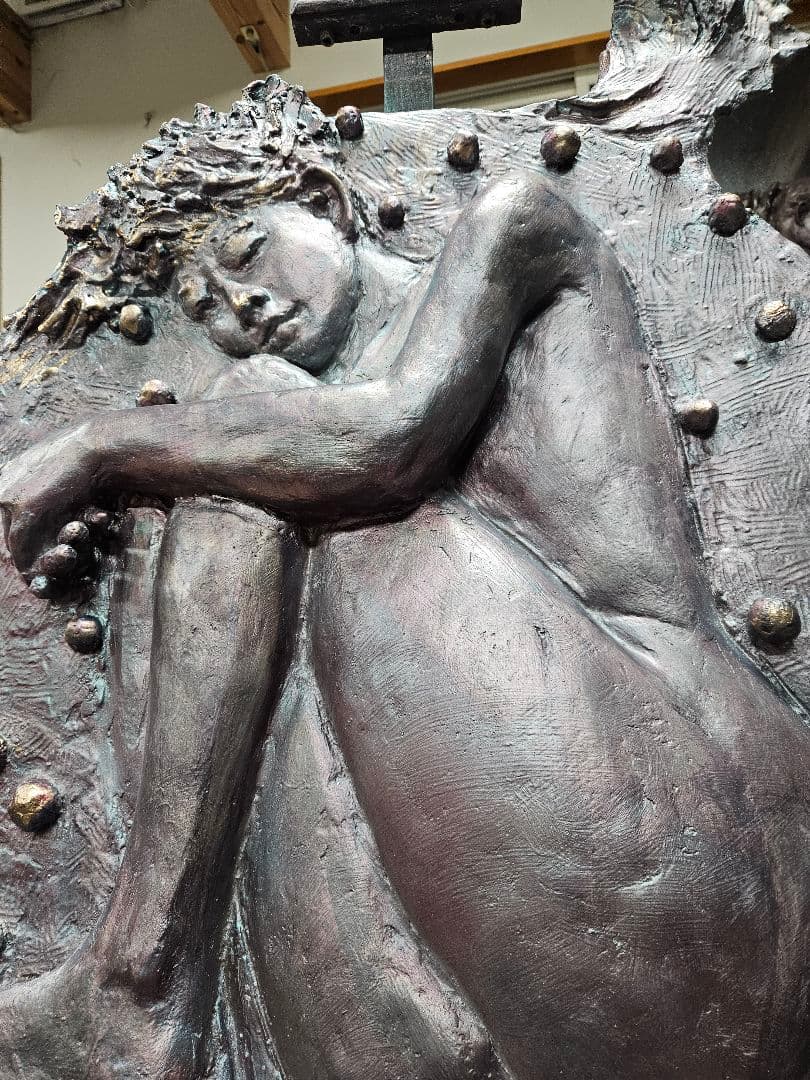 彫刻レリーフ胎内