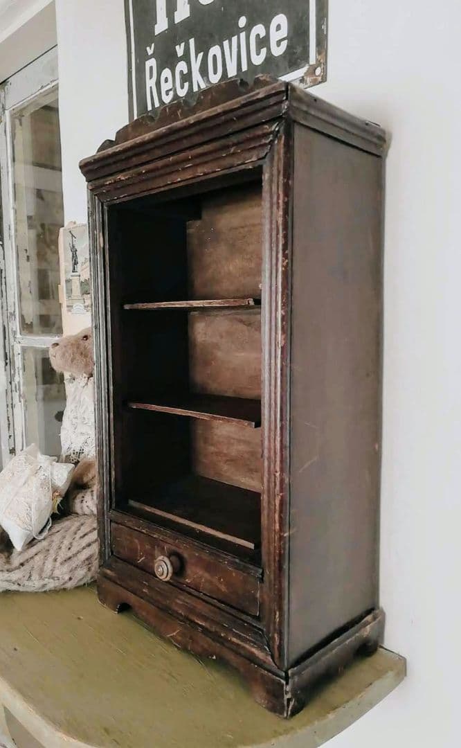 値下げ中　フランス　アンティーク　ドール　キャビネット　カップボード