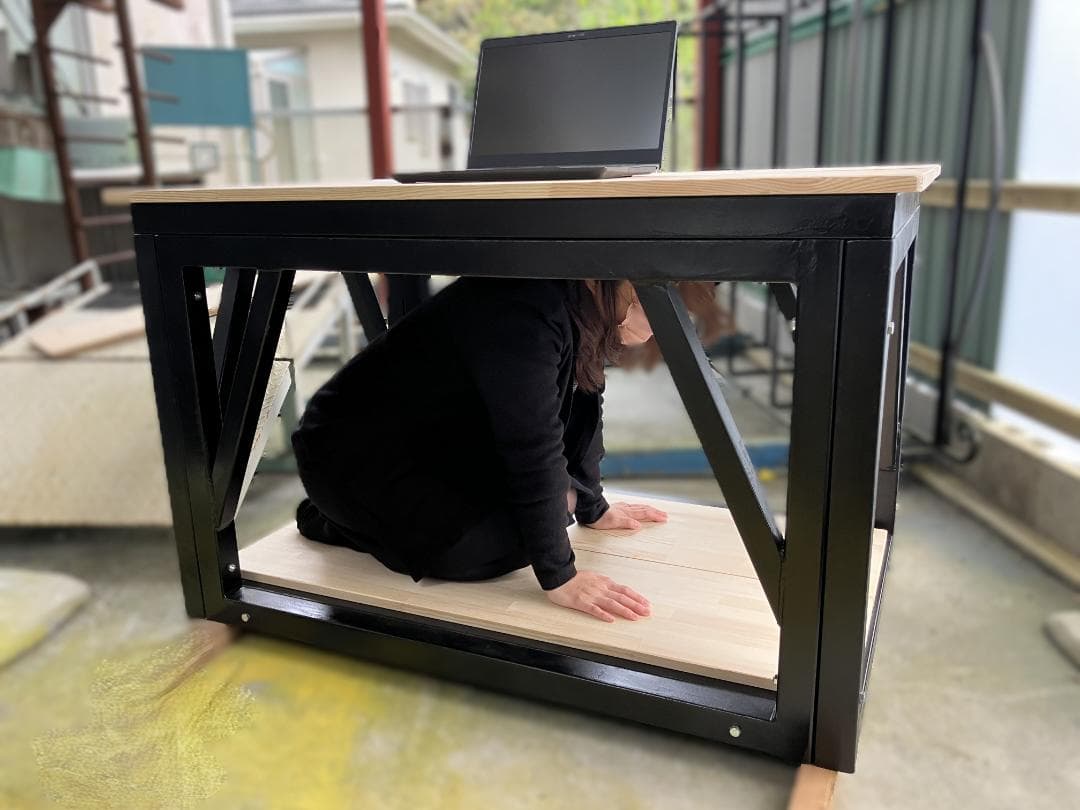 ね*】様 勉強机　事務机（緊急時は避難シェルター） 　限定商品再販なし