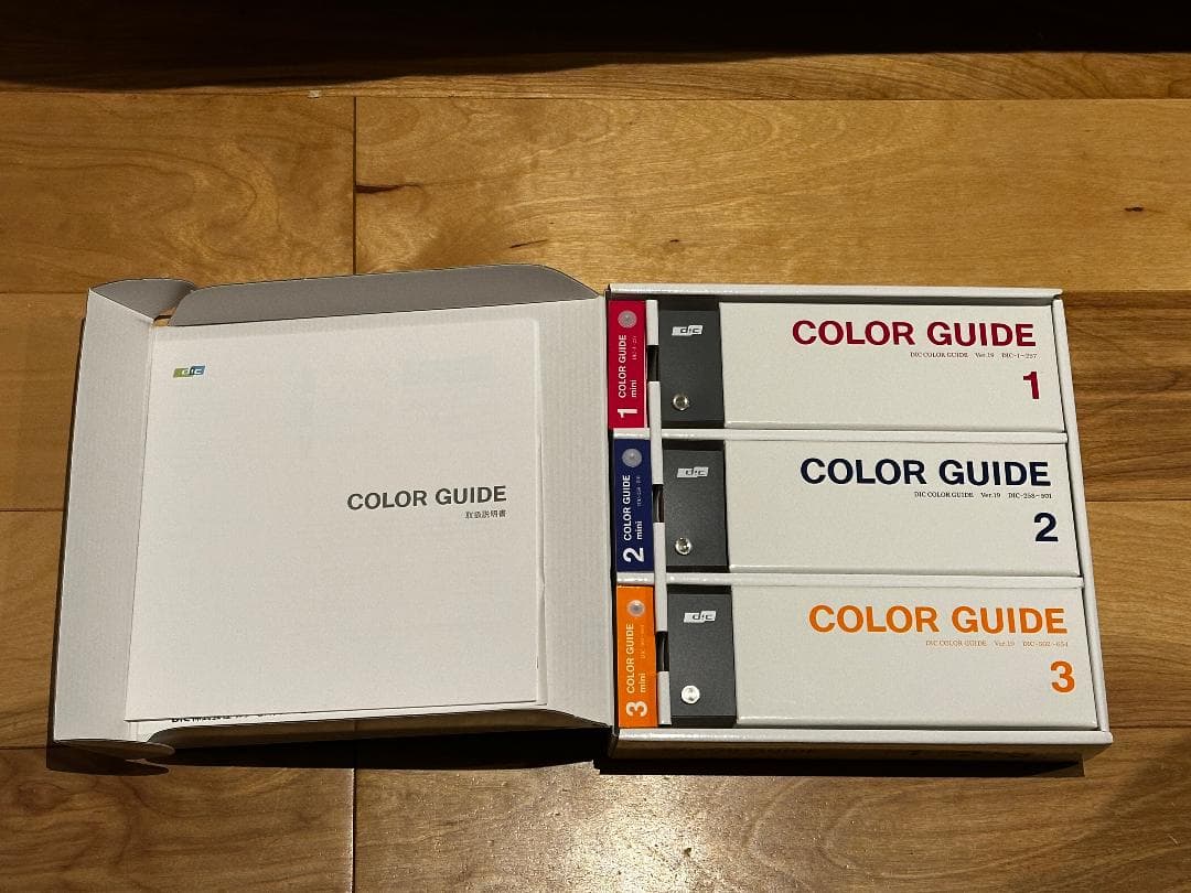 【未使用】DIC カラーガイド　DIC COLOR GUIDE 第19版　１２３