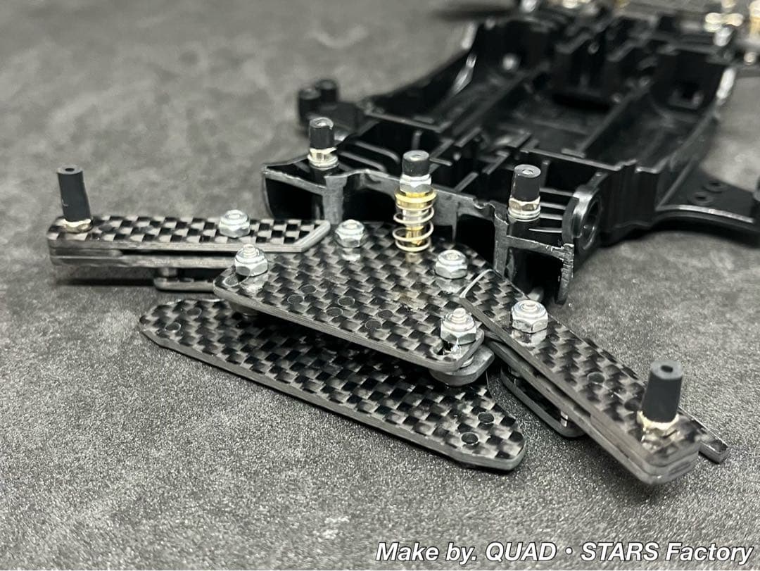 【ミニ四駆・MA用】1軸リヤアンカー　フルカーボン【19mmローラー対応】