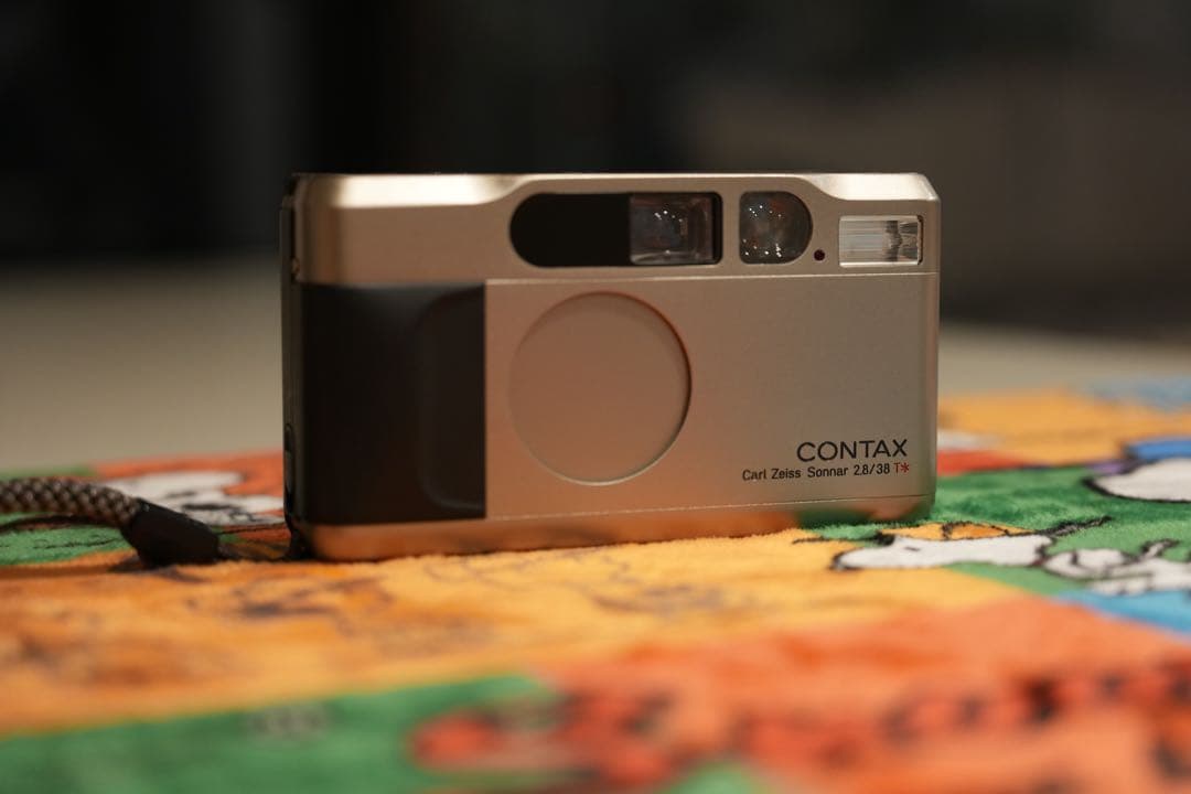 美品　CONTAX T2 コンパクトフィルムカメラ