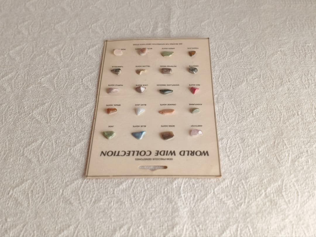 * vintage gemstones ꕥ 天然石たちの標本