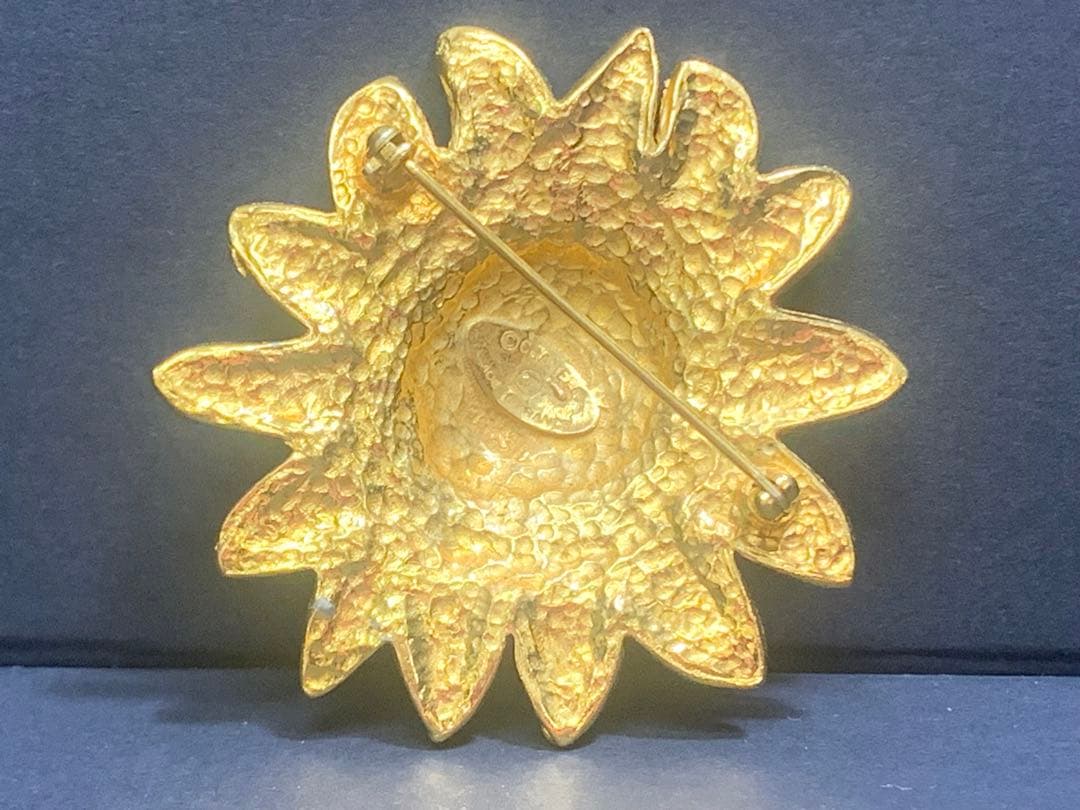 CHANEL 獅子 ライオン モチーフ ブローチ ゴールド GP 刻印