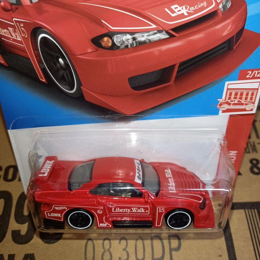 ②ホットウィールLBWKリバティーウォークシルビアS15レッドエディション