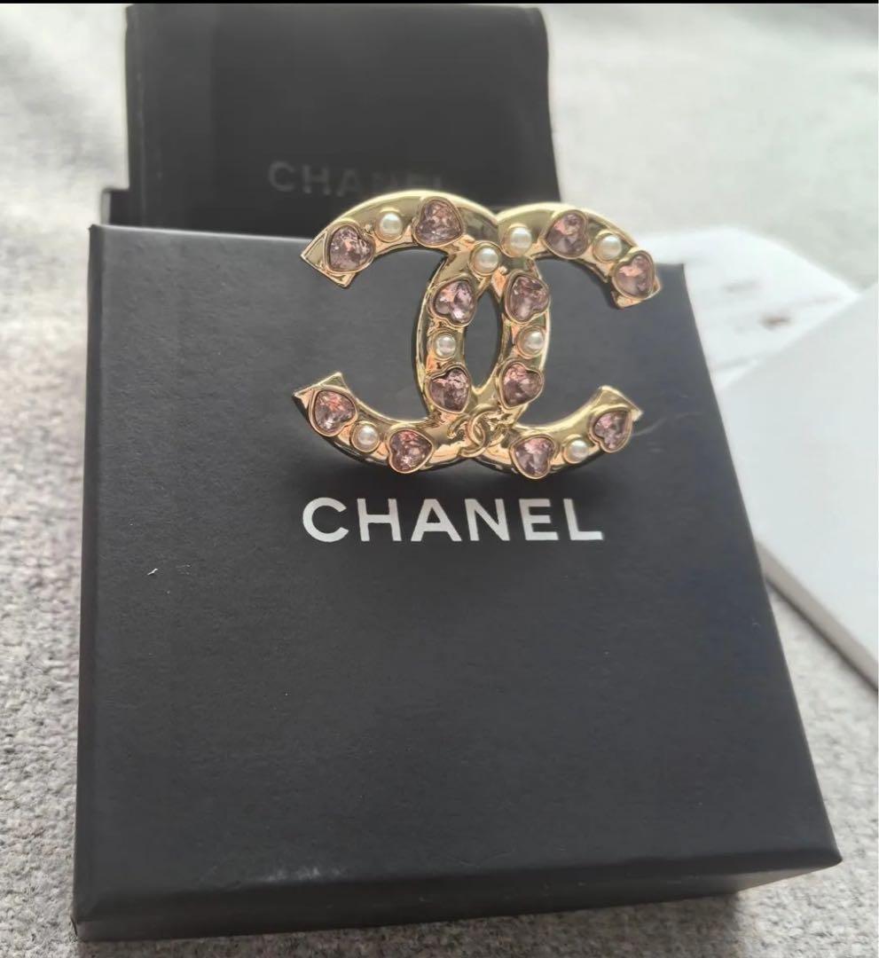 CHANEL CCロゴ ブローチ ゴールド ピンク　レシートなどの付属品あり