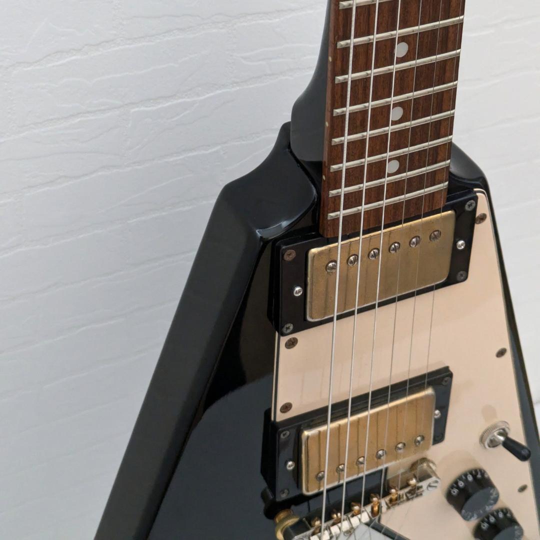バークレー　フライングVタイプ　ギター