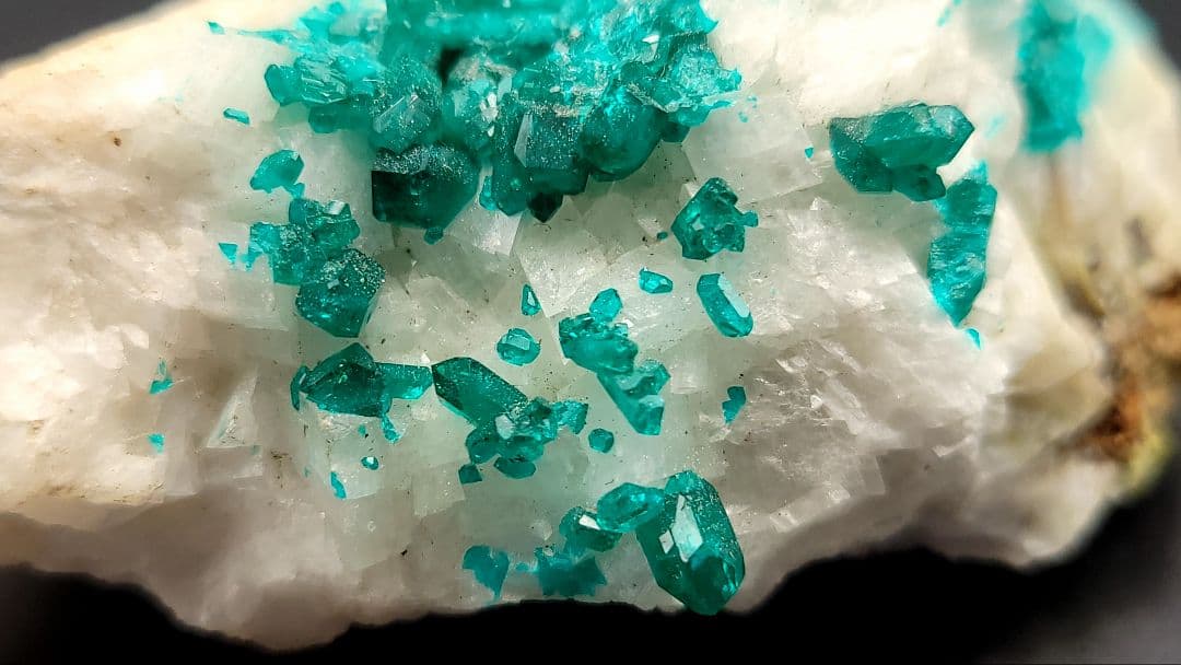 ツメブ鉱山産 ダイオプテーズ