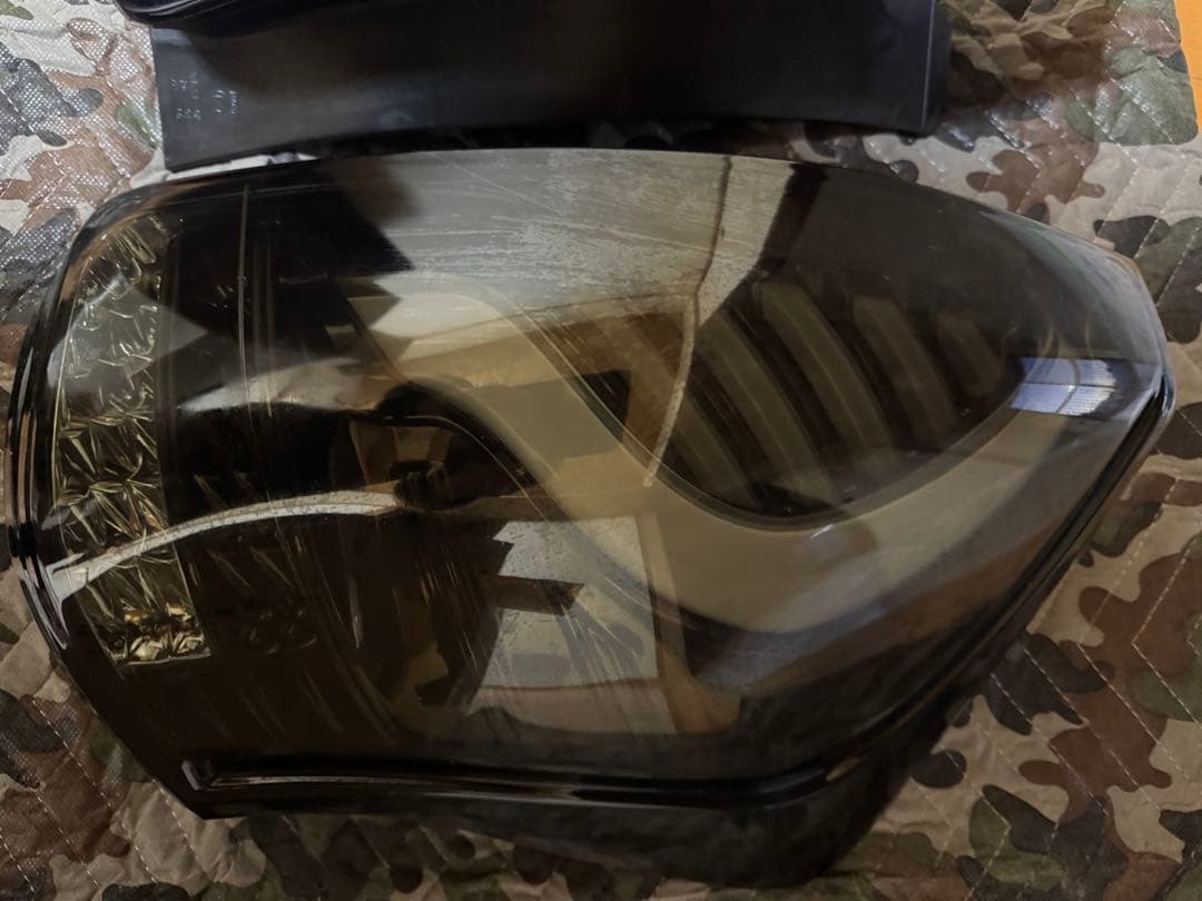 40系 プリウスα ヴァレンティ テールランプ ライトスモーク