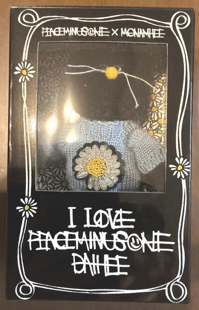 PEACEMINUSONE x MONAMHEE DAIHEE キーホルダー