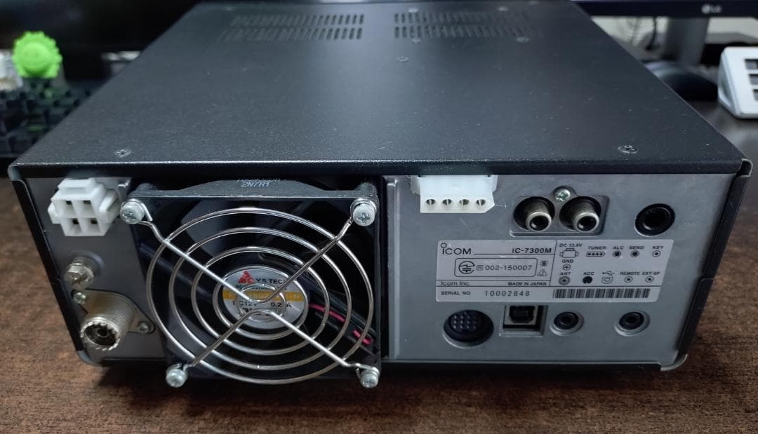 ICOM IC-7300M トランシーバー 本体と付属品