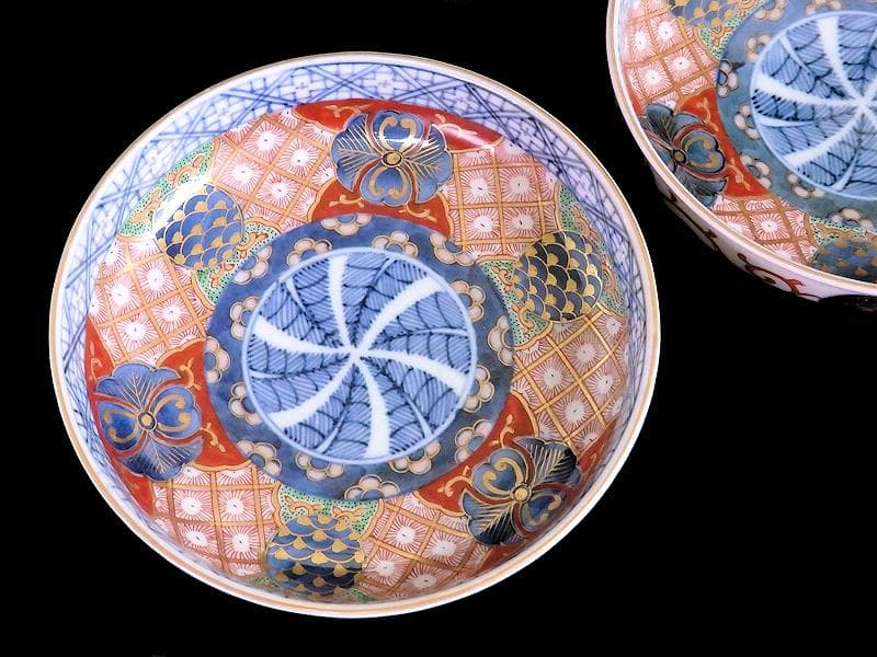 大聖寺伊万里　金襴手　菊花四方襷紋に丸紋の図　４寸皿　２枚　D377AS-CHz