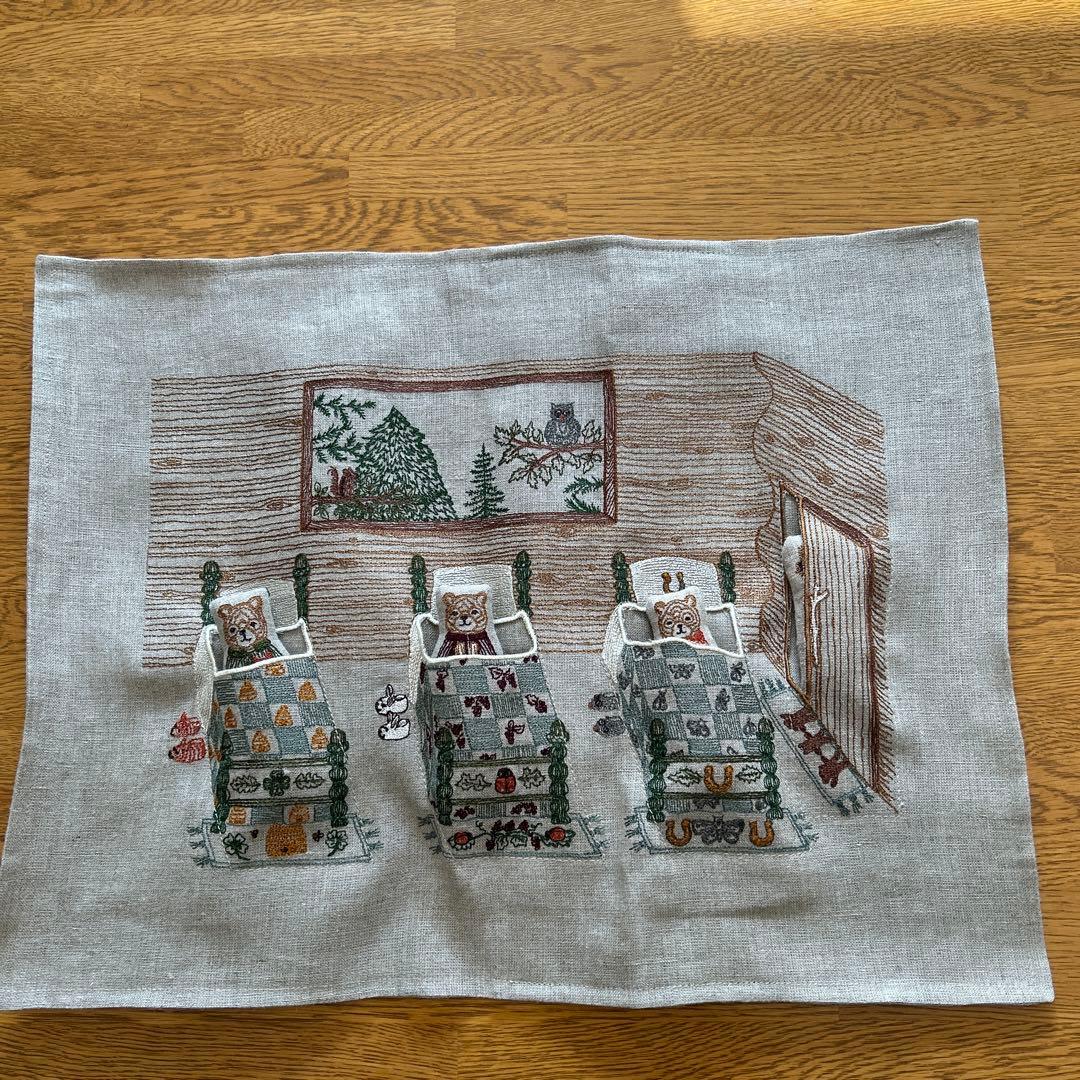 コーラル&タスク Coral&Tusk ３匹のクマのクッションカバー　新作