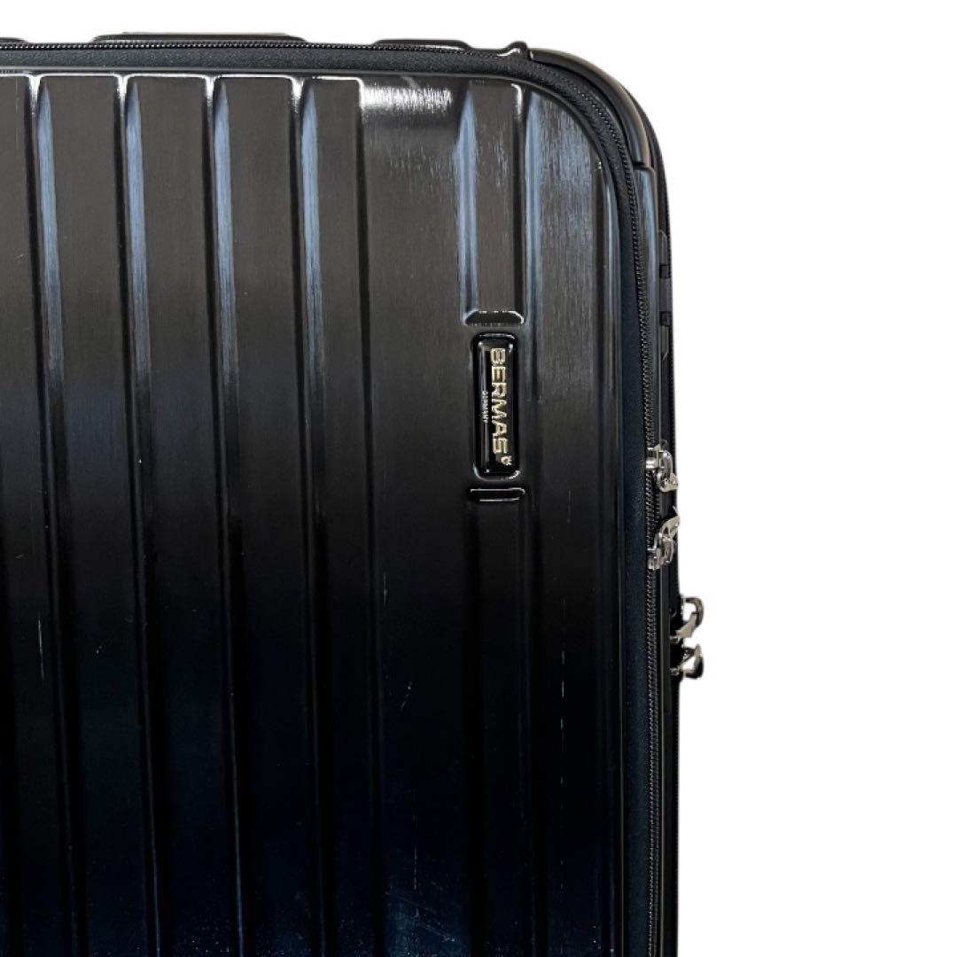 BERMAS バーマス 34L４輪キャリー　キャスターロック　ドリンクホルダー付