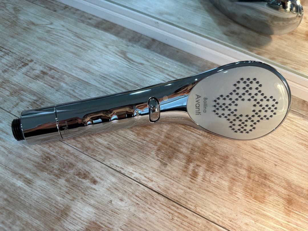 お値下げ中!!シャルレ Avanti クロームシャワーヘッド リファ