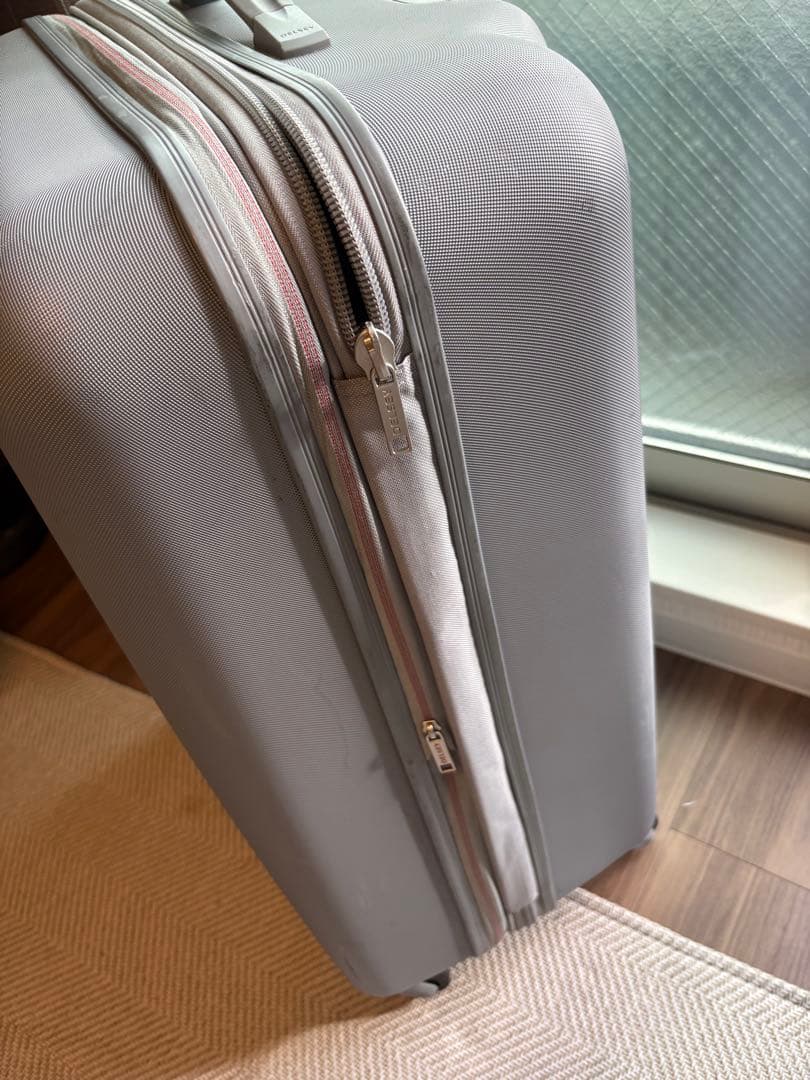 Delsey Chaumont 拡張可能4輪トロリースーツケース