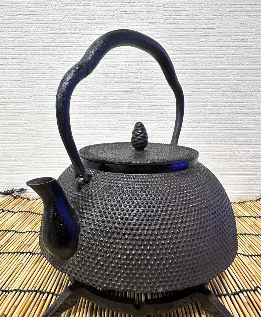 未使用品　南部盛岡宮鉄鉄瓶店(現釜定工房)初代釜定　宮　定吉作　南部鉄瓶