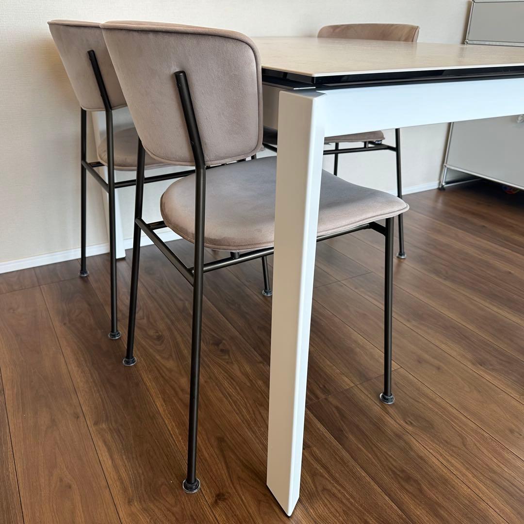 カリガリス セラミック伸長ダイニングテーブル